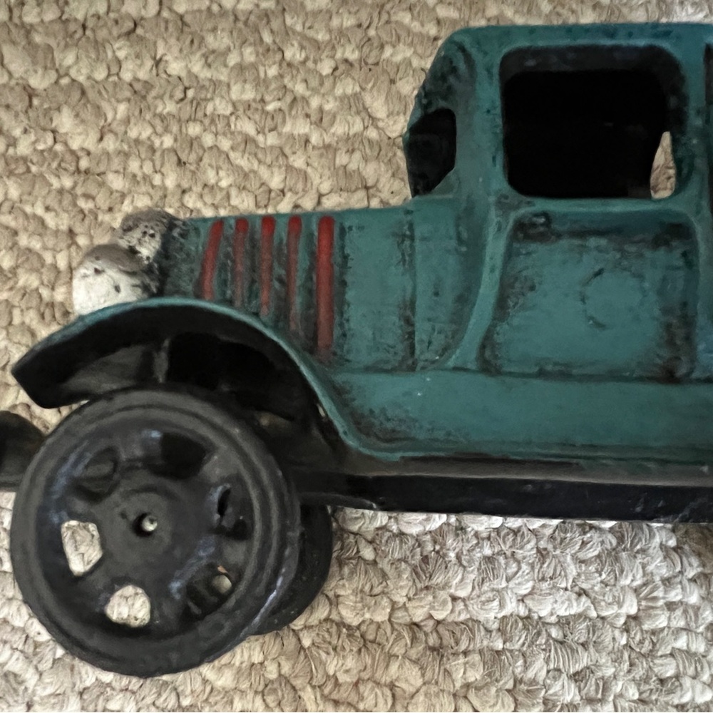 Vintage Taniaw Cast Iron Open Bed Truck, 8 1/2" Long Large Spoke Wheels, 2.9lbs - Picture 8 of 12